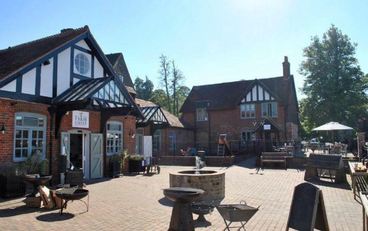 4 The Clockhouse , Midhurst Exterior foto